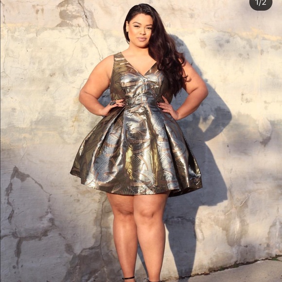 Fashion Nova Dresses & Skirts - New Party dress fit and flare GOLD